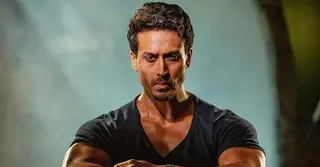 টাইগার শ্রফকে লক্ষ্য করে হামলা, গুলিবিদ্ধ গাড়িচালক